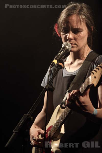 SCOUT NIBLETT - 2013-06-08 - PARIS - Point Ephemere - Emma Louise Niblett